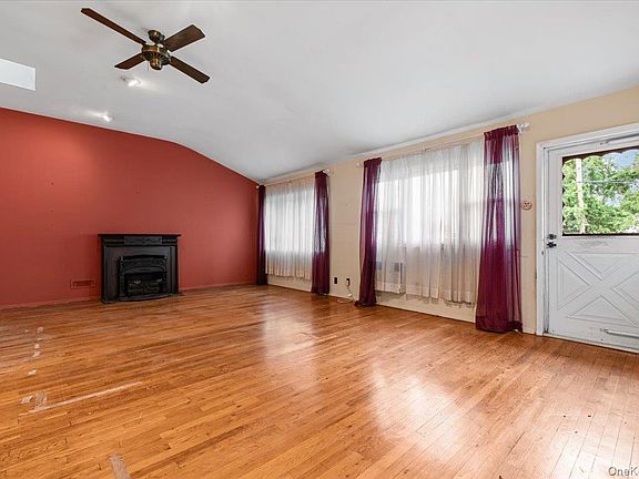3rd image of 1680 Pine Acres Boulevard