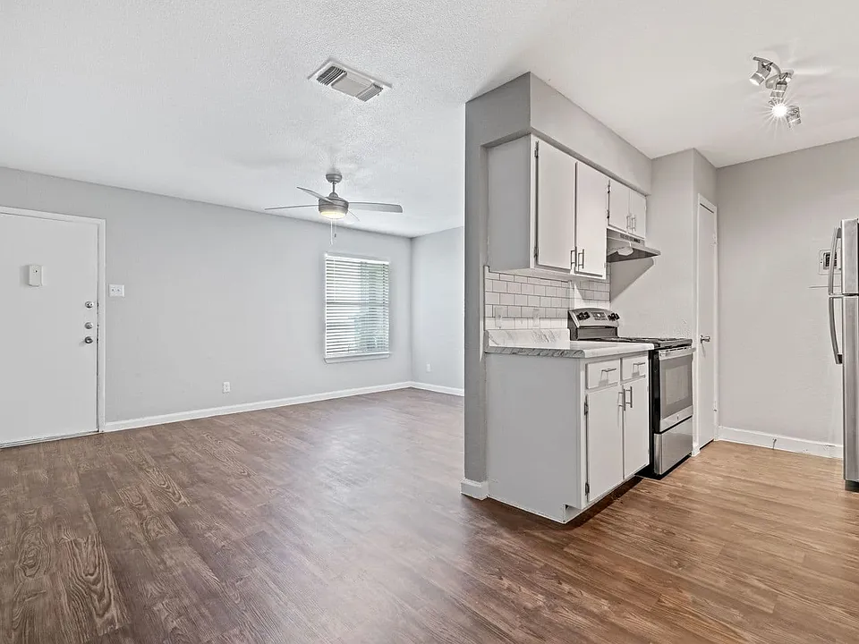 University Cove Apartments