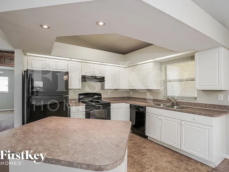 4128 NE 23rd Ave — Photo 6