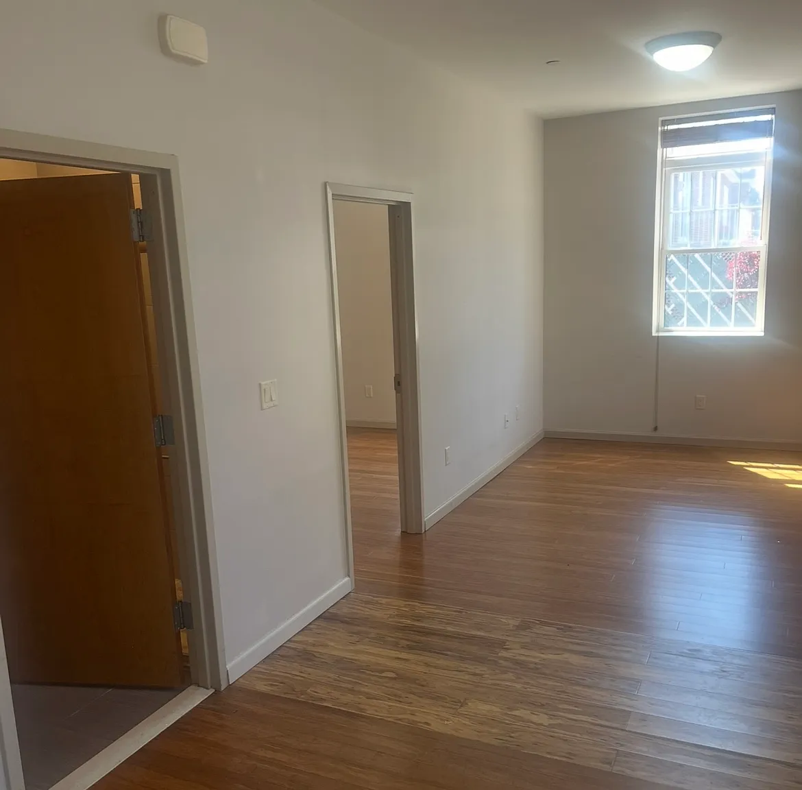 1 bed, 1675 sqft, $2,100 — Photo 2