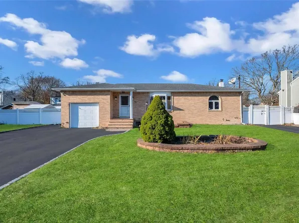 57 Pinewood Drive, Shirley, NY 11967