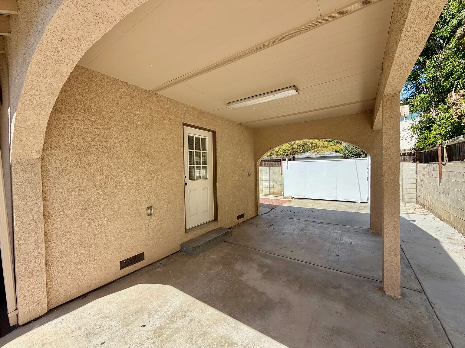 1 bed, 600 sqft, $2,400 — Photo 1