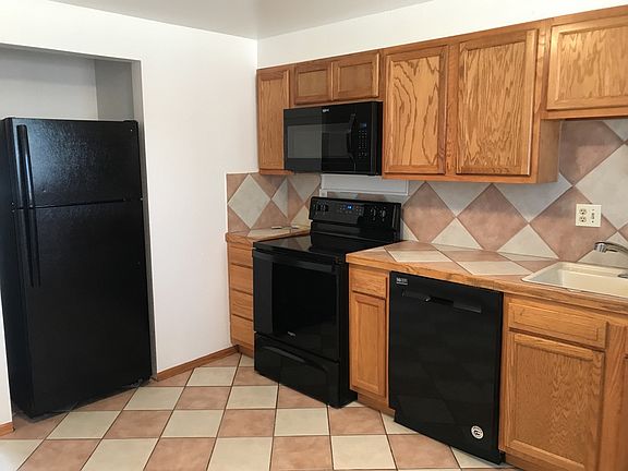3rd image of 1124 Holland Park Blvd #2