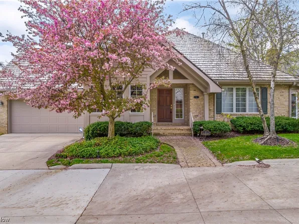 1 La Salle Ct SE, Canton, OH 44709