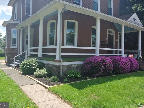 330 Broad St #2R, Spring City, PA 19475