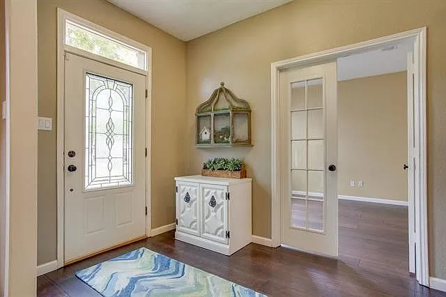 2309 Claremont Ct — Photo 3