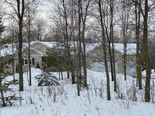 25472 Manning Trl, Chisago City, MN 55013