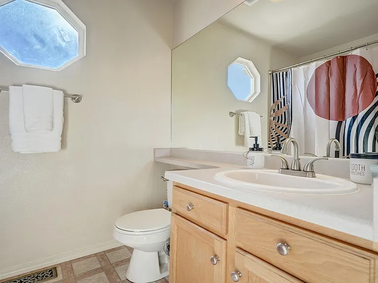 Full Bathroom upstairs