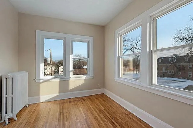 1016 Logan Ave N #2 — Photo 6
