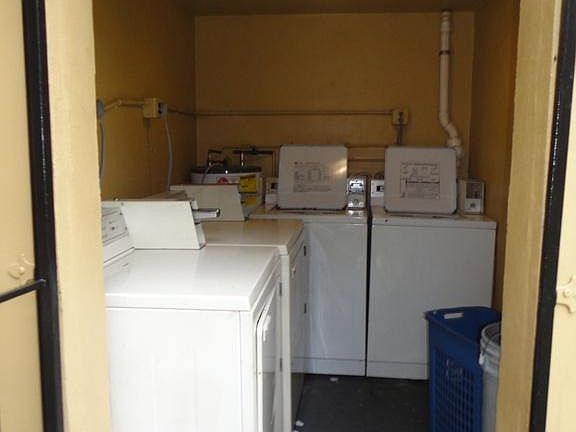 3rd image of 733 NE 7th Ave