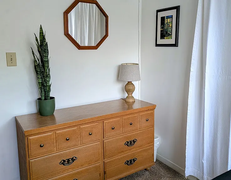 544 E Graham Pl — Photo 3