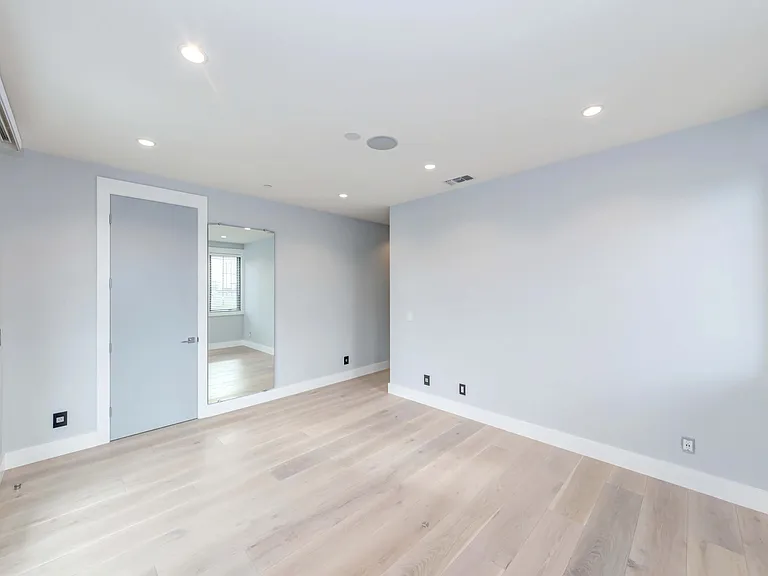 18538 Amie Ave — Photo 10