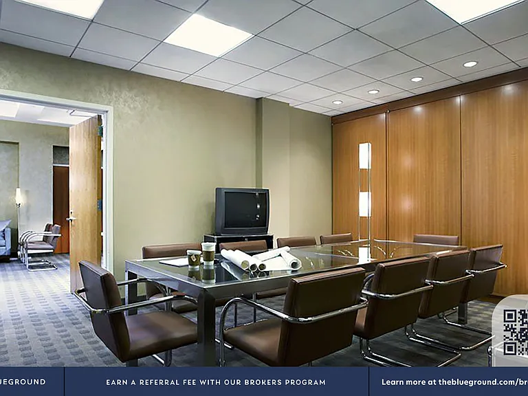 180 W 20th St #14H — Photo 31