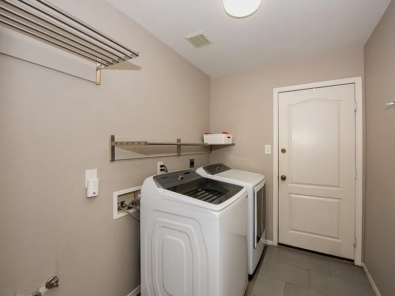 8215 Forget Me Not St — Photo 10
