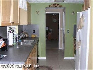 3rd image of 7601 Praver Dr E
