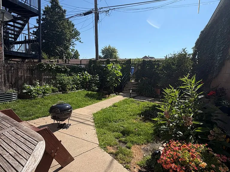 3223 S Lituanica Ave — Photo 13