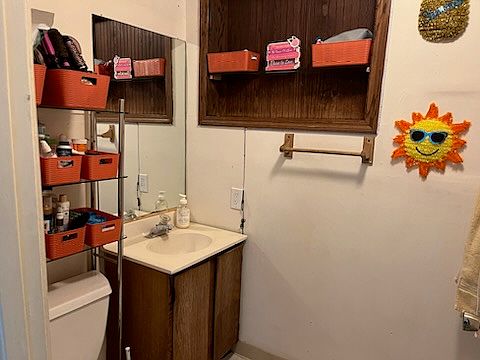 3rd image of 501 College Ave #1