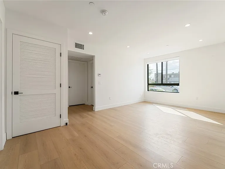 7510 Sepulveda Blvd #101 — Photo 11