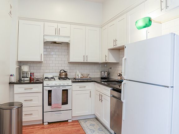 4th image of 1764 N Clark St #1F