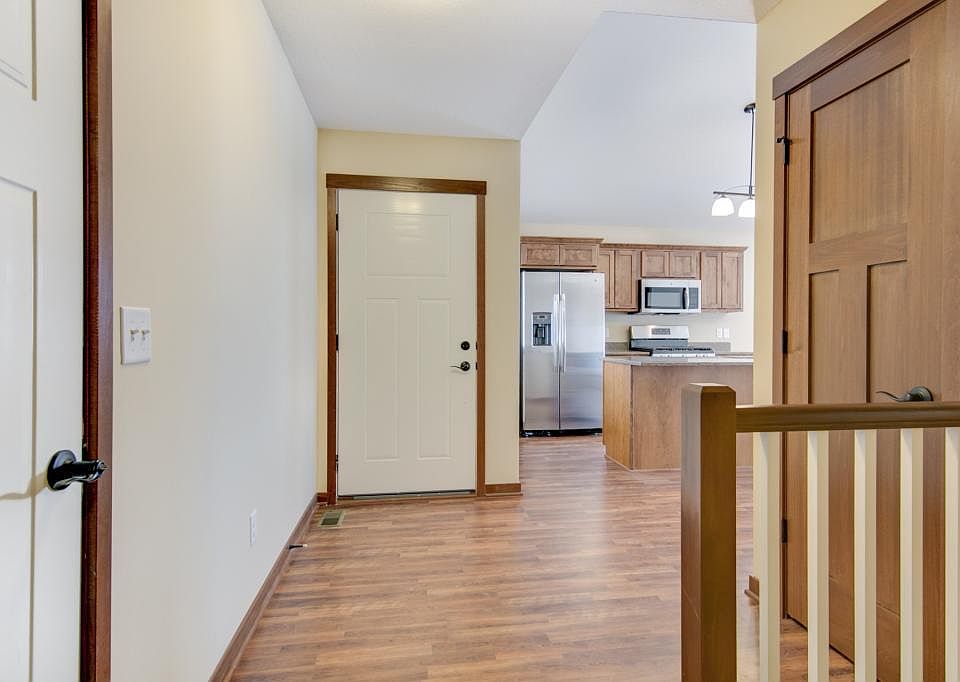 1st image of 294 Harriman St