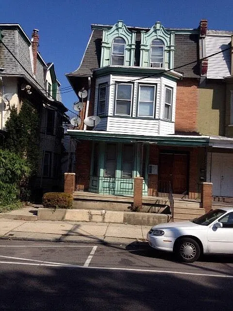 Front of 5315 Greene St.