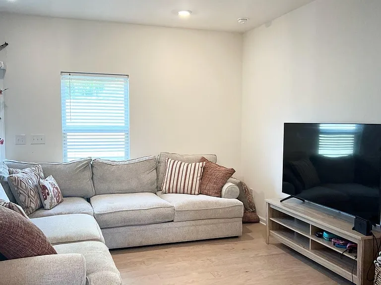 110 Quinn Rd — Photo 10