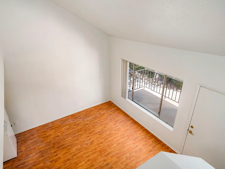 220 W Truslow Ave — Photo 28