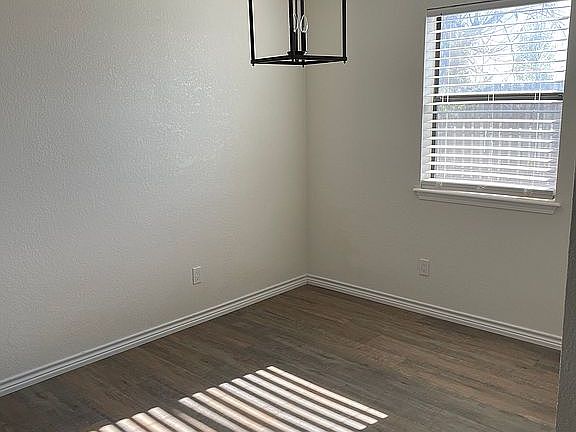 3rd image of 4106 Pawnee Dr APT A