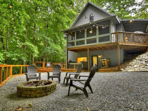 44 Hampton Ct, Ellijay, GA 30540