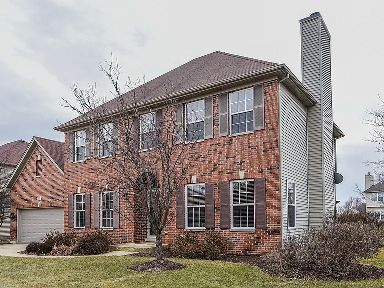 500 Crystal Ct — Photo 2