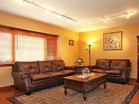 3rd image of 77 Leslie Ln