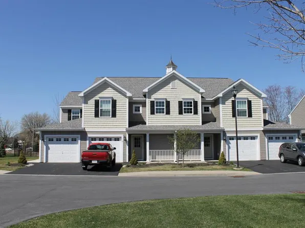 25 Treasures Pl, Queensbury, NY 12804