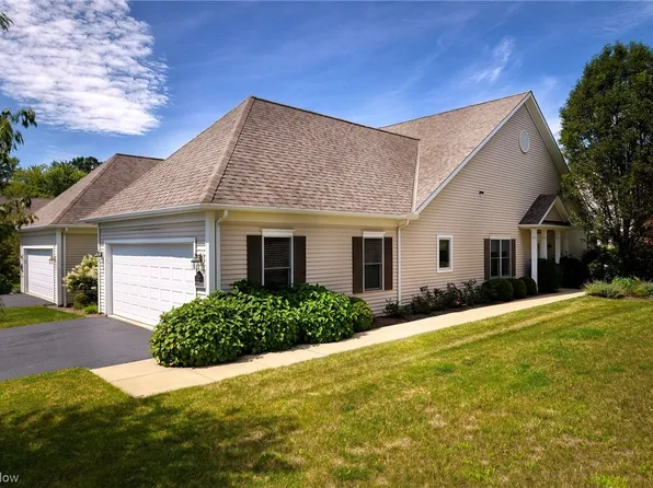 8145 Knolls Way, Chagrin Falls, OH 44023