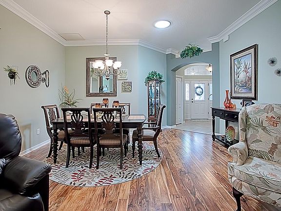 5th image of 926 Castlehill Dr