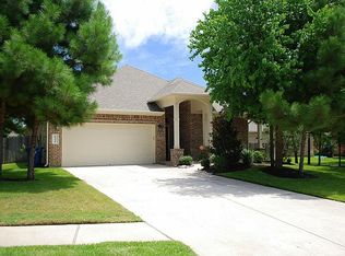 111 Magnolia Grove Ln, Conroe, TX 77384