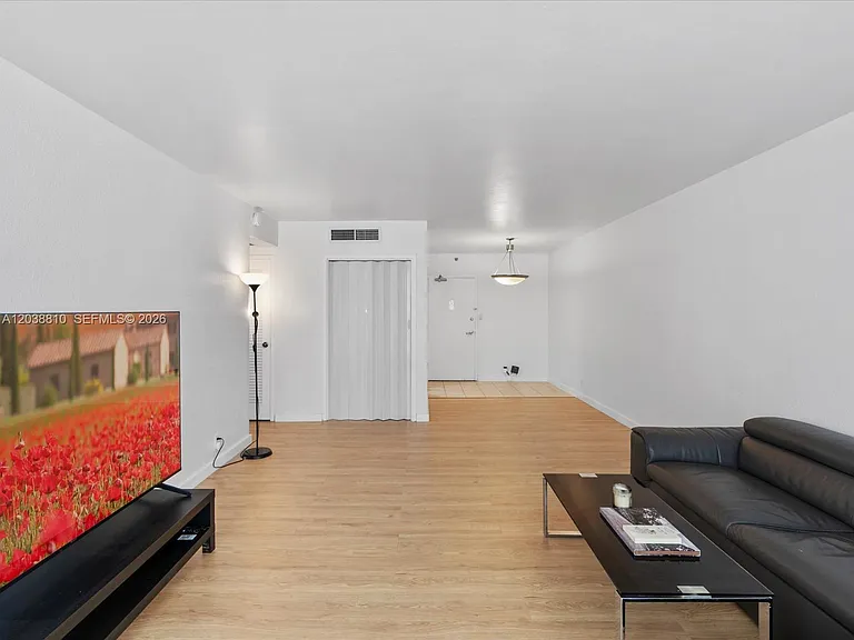 1200 West Ave #823 — Photo 6