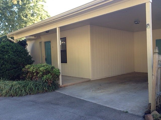 2nd image of 8500 Olde Colony Trl APT 15