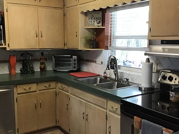 3rd image of 1603 Avenue L NW