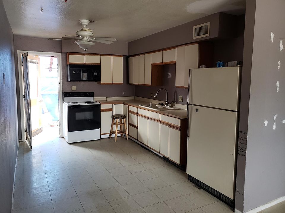 2nd image of 1701 W Peoria Ave