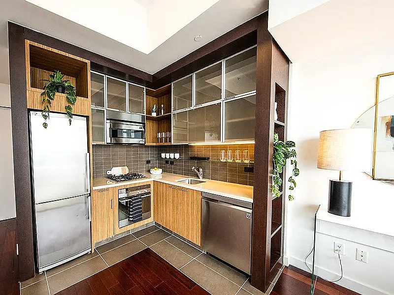 620 West 42nd Street — Photo 2