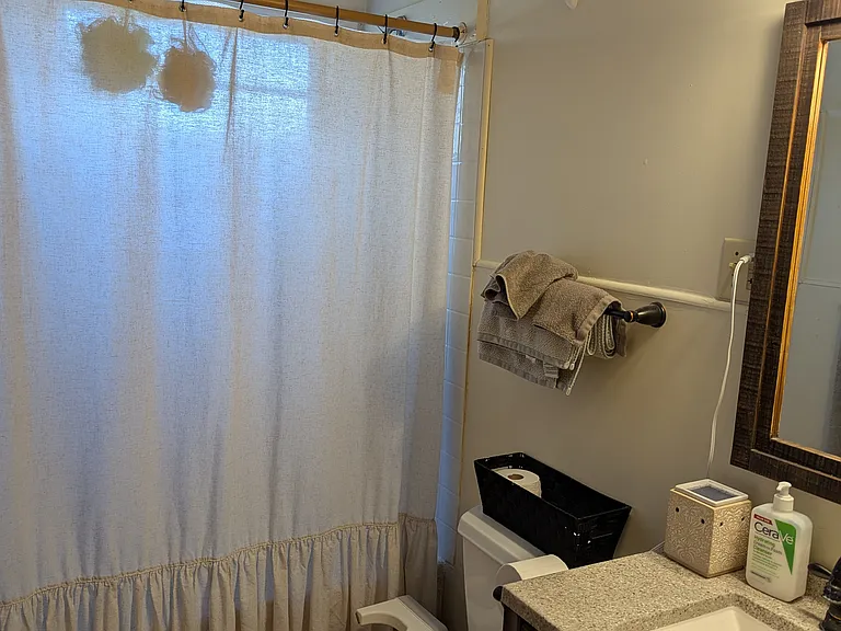 1706 Boxwood Dr #B — Photo 11