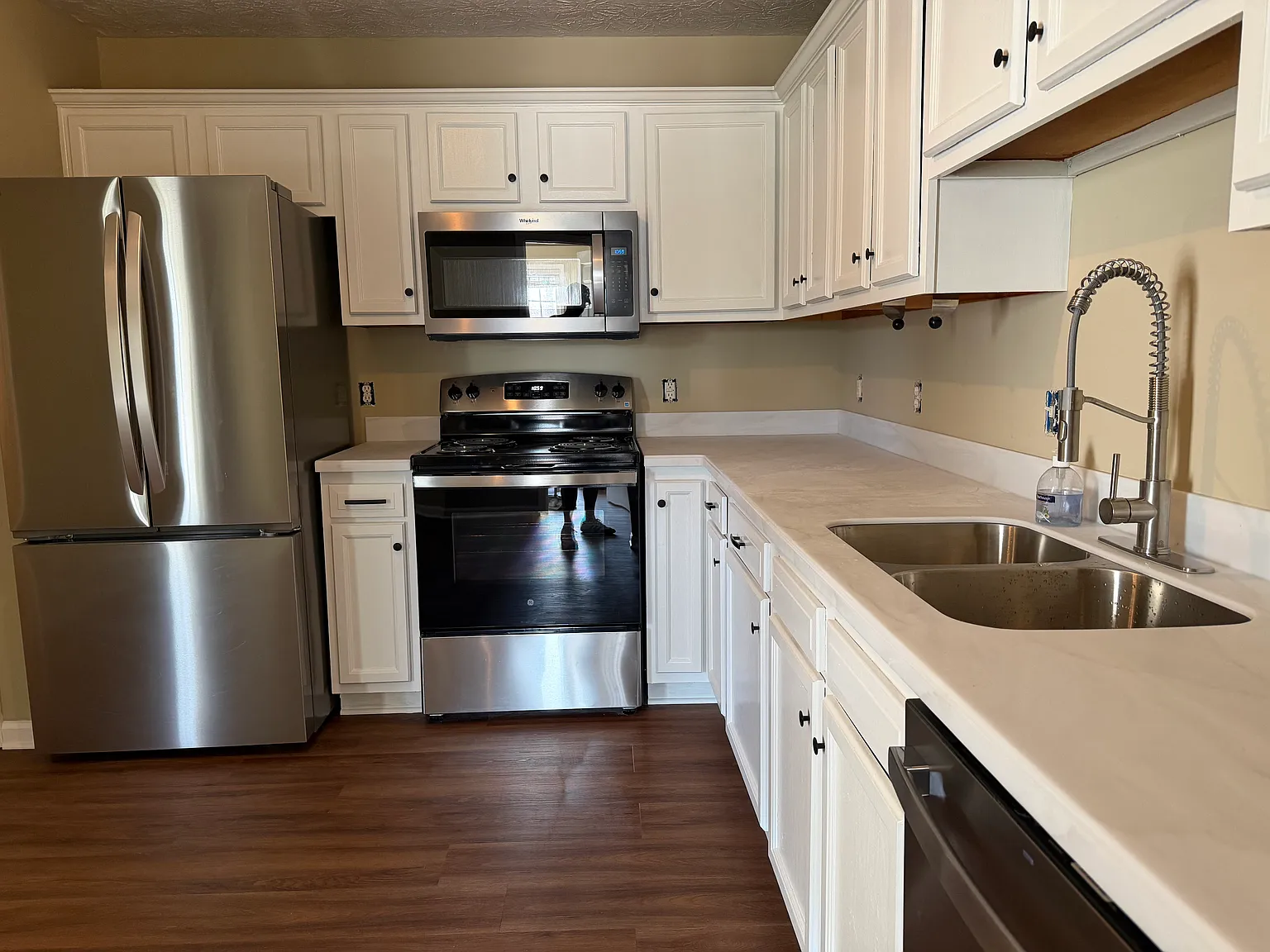 3 bed, 1289 sqft, $1,900 — Photo 3