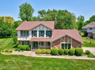 487 Boutell Dr, Grand Blanc, MI 48439