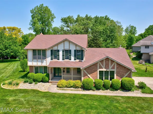 487 Boutell Dr, Grand Blanc, MI 48439