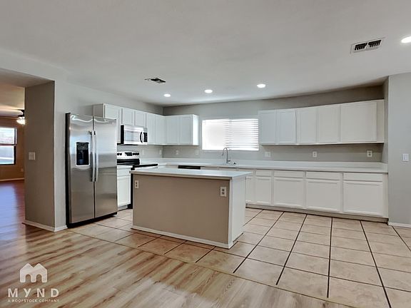 3rd image of 11529 W Flores Dr