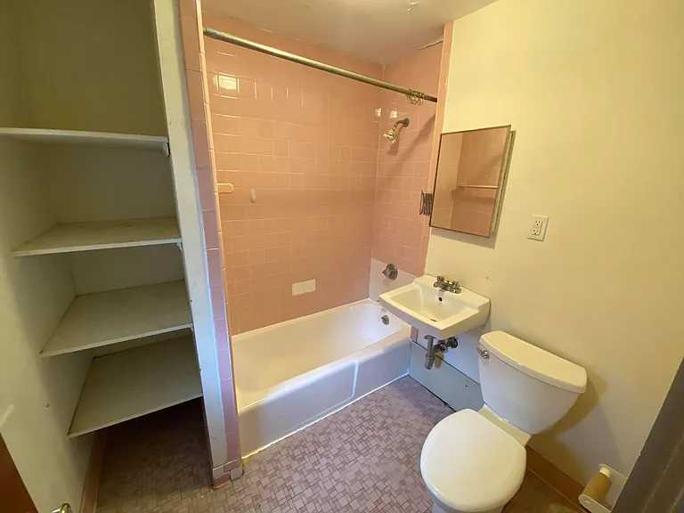 381 Harvard St — Photo 5