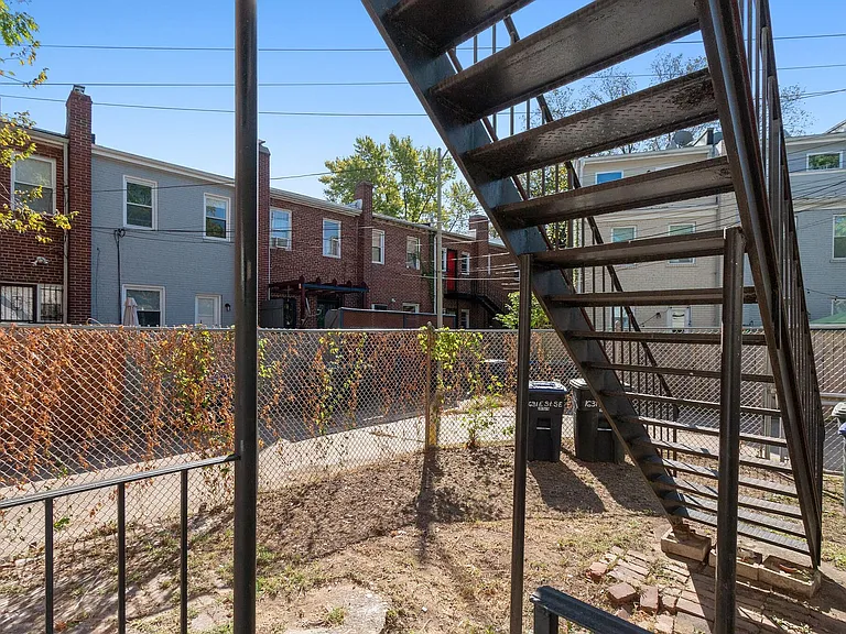 1631 E St SE #1 — Photo 29