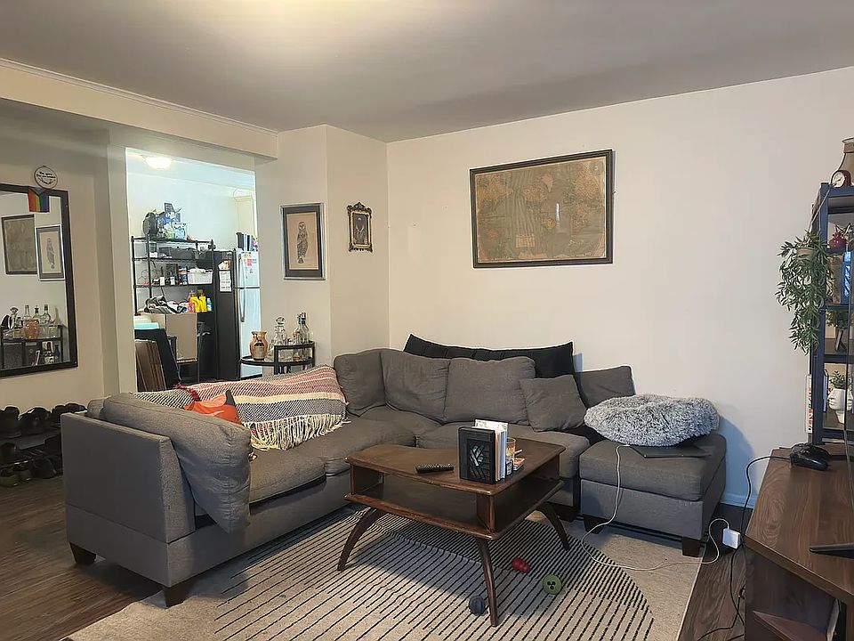 1st image of 2420 29th St APT 2