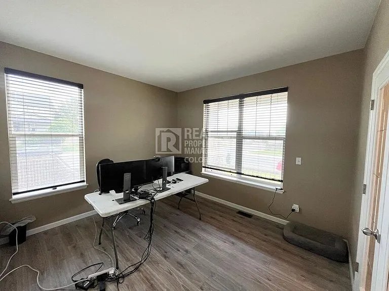 312 Cade St — Photo 3
