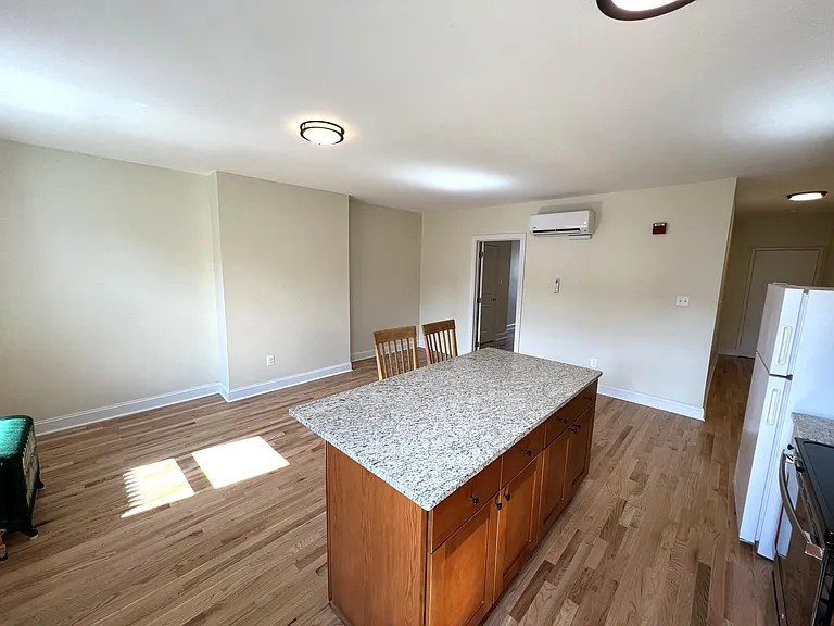1431 W Girard Ave #3F — Photo 2